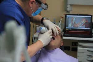 Chirurgiczne usuwanie zęba - jak wygląda? Przygotuj się do zabiegu