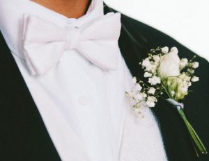 Jaki garnitur do ślubu? Garnitur ślubny na sezon 2020